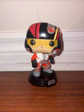 Funko Poe D a m e r o n : P o p ! Vinyl
